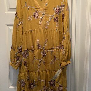 Figueroa & Flower, size lg, mustard color, never worn